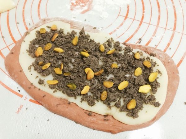 可可麻薯软欧 黑芝麻干果馅面包