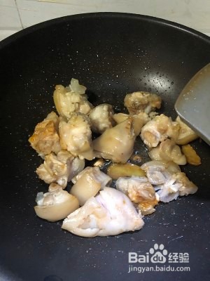 教你怎么做流口水的黄豆炖猪蹄