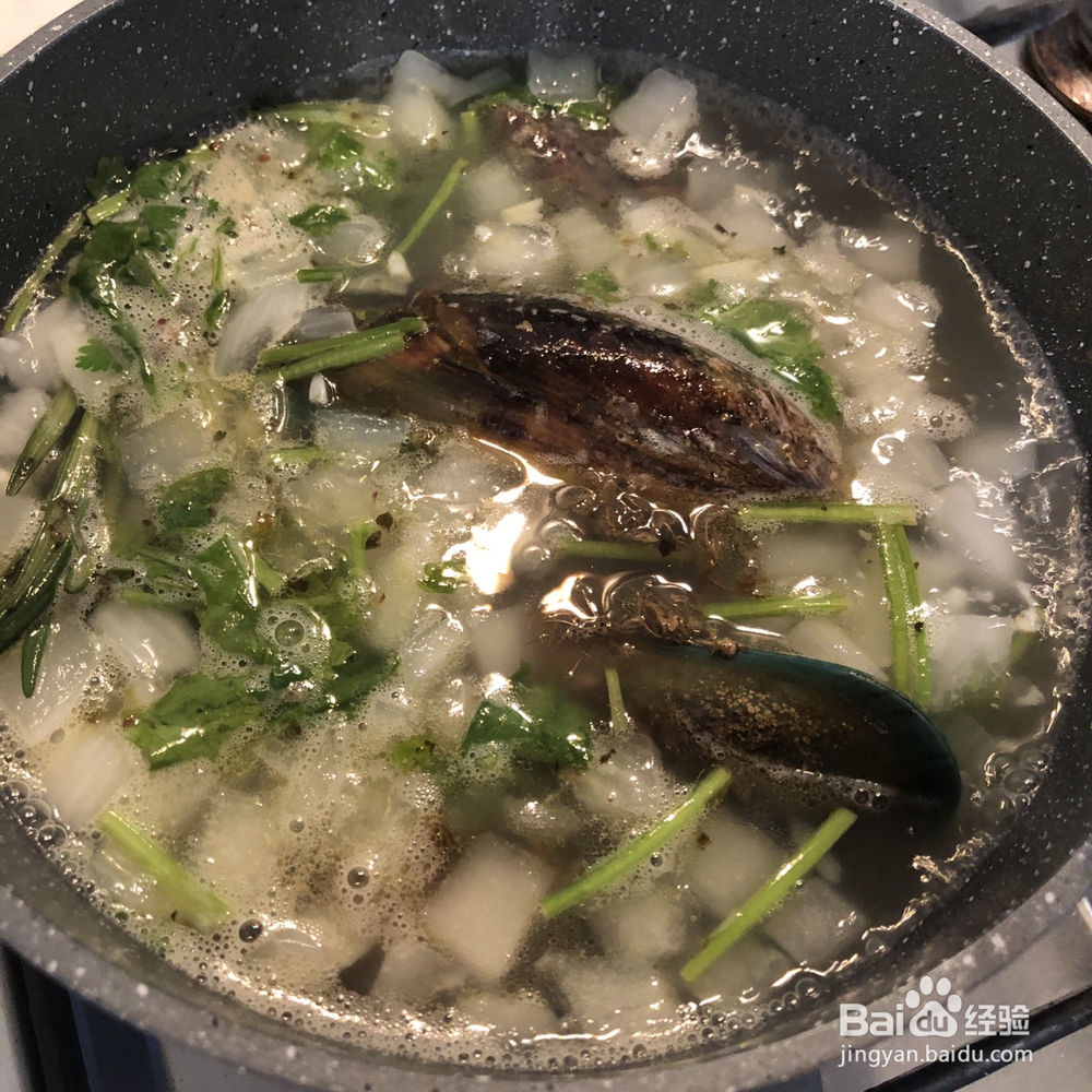 姐姐为我做的椰香白酒青口贝