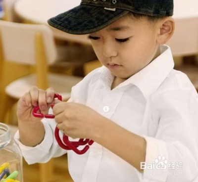 家长如何教会孩子玩玩具