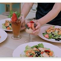 如何制作美味的鲜虾沙拉？