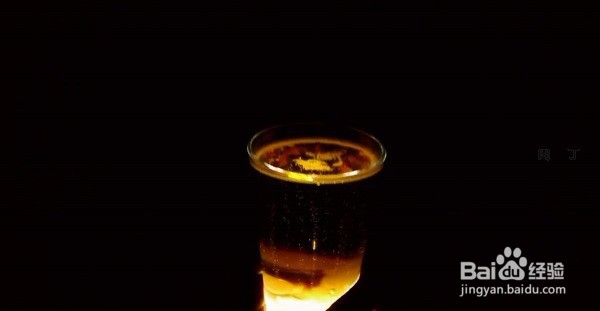 浪漫绚丽的发光饮料就成了