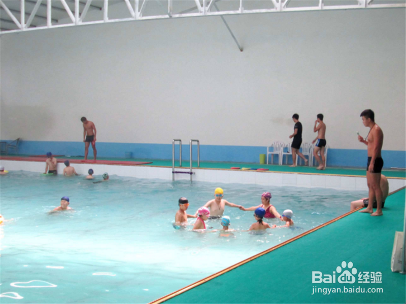 如何让宝宝克服怕水