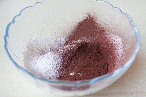 巧克力戚风蛋糕