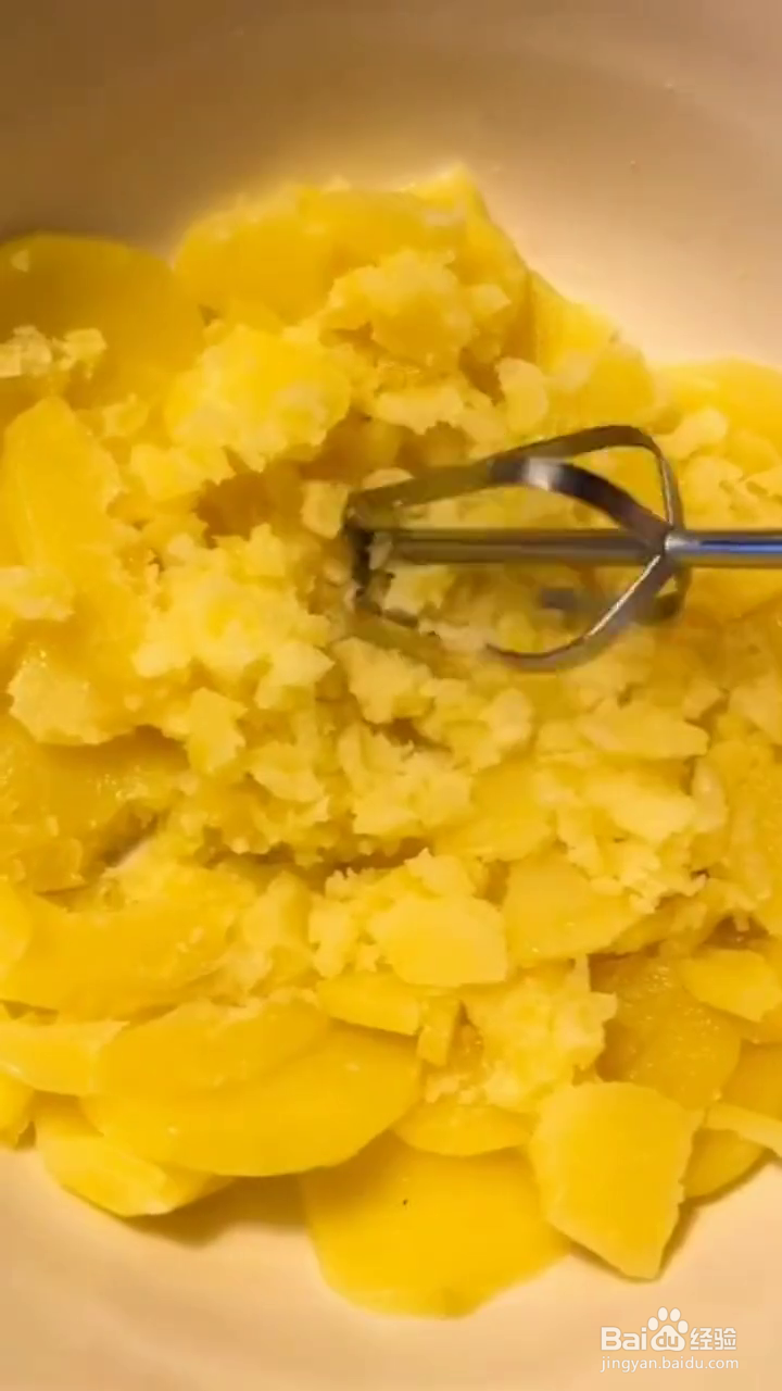 如何制作好吃的糯米土豆球