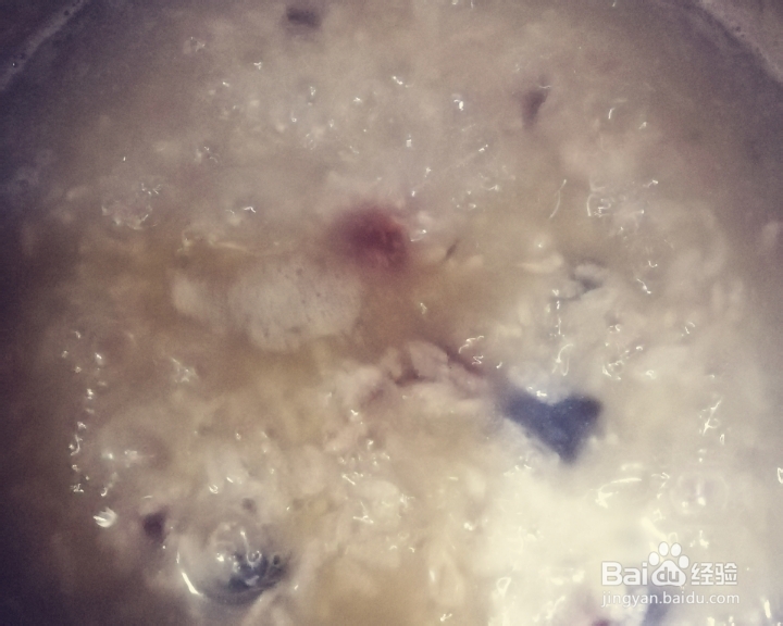 爽脆可口的皮蛋瘦肉粥