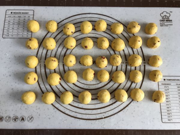 南瓜蔓越莓面包