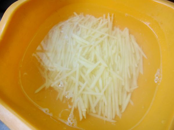 燕麦蛋饼卷土豆丝