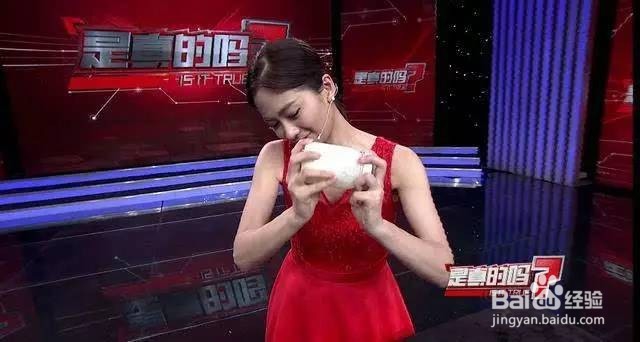 教你如何用大米快速清洁瓶子