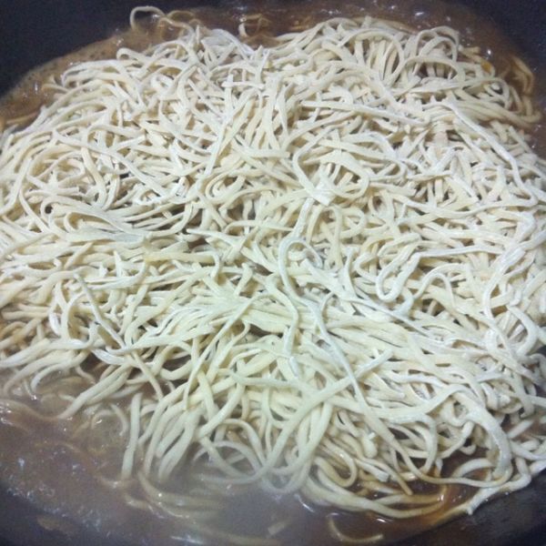 排骨五花肉排骨闷面