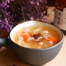 玫瑰燕窝银耳羹