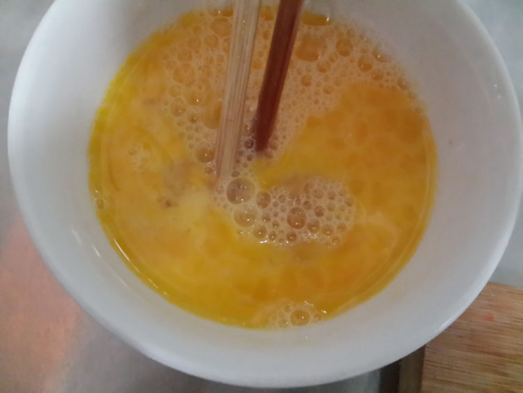 让你垂涎欲滴的蒜黄炒鸡蛋！