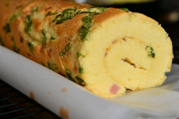 火腿肉松蛋糕卷