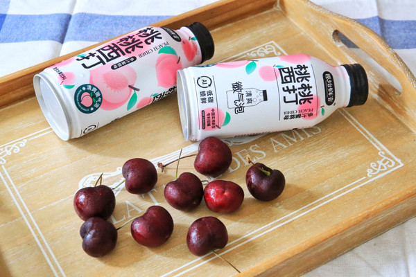 蜜桃车厘子气泡水