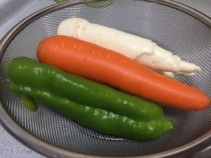 健康养生佳品茭白炒肉丝的做法