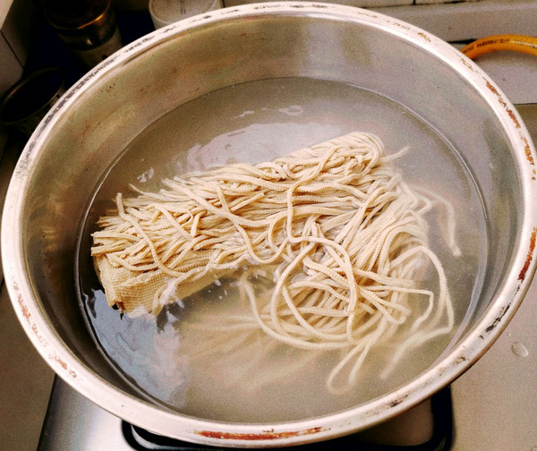 捞汁干丝虎皮椒