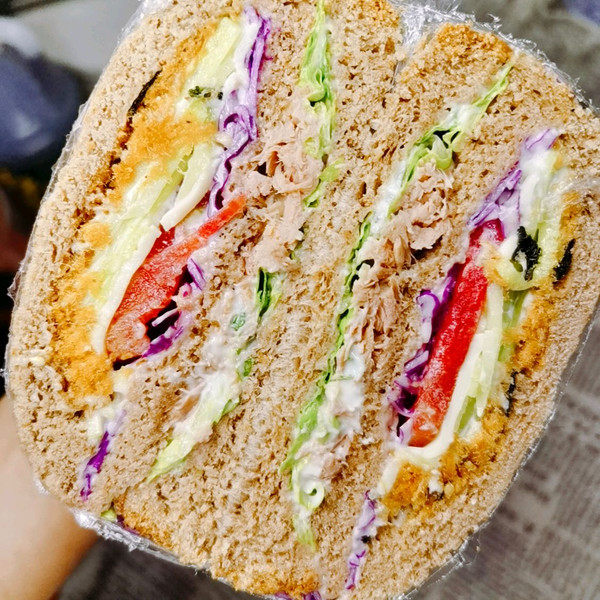 超级金枪鱼肉松三明治