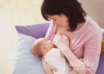 婴幼儿吃奶后如何防止呛奶,吐奶