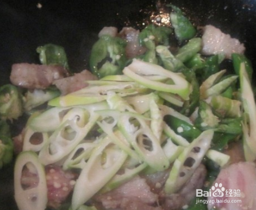 竹笋柿子椒炒肉片的做法