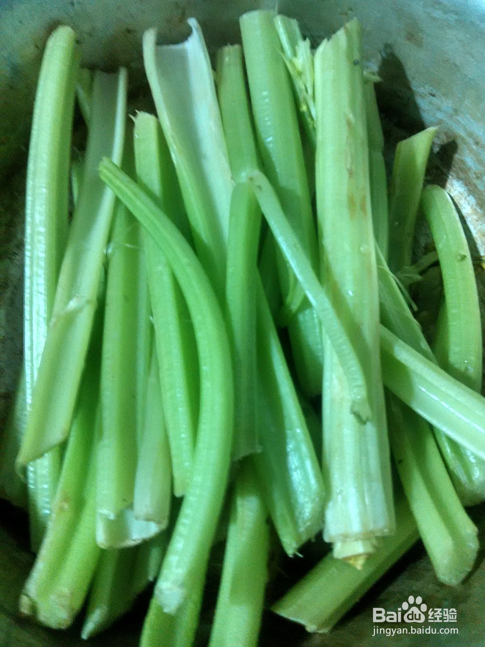 简单之芹菜拌花生