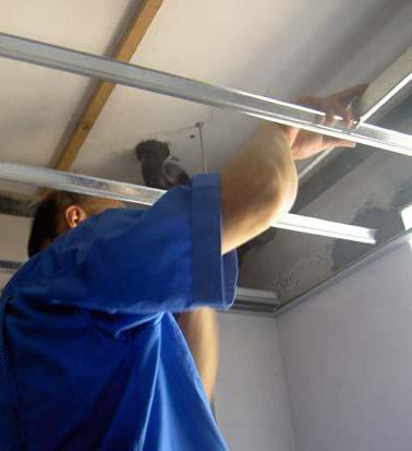 浴室集成吊顶安装怎么安装