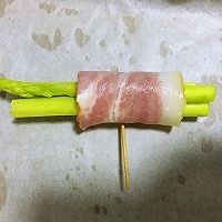 怎么做美味的培根芦笋卷