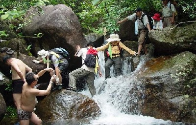 几招教你户外溯溪探险