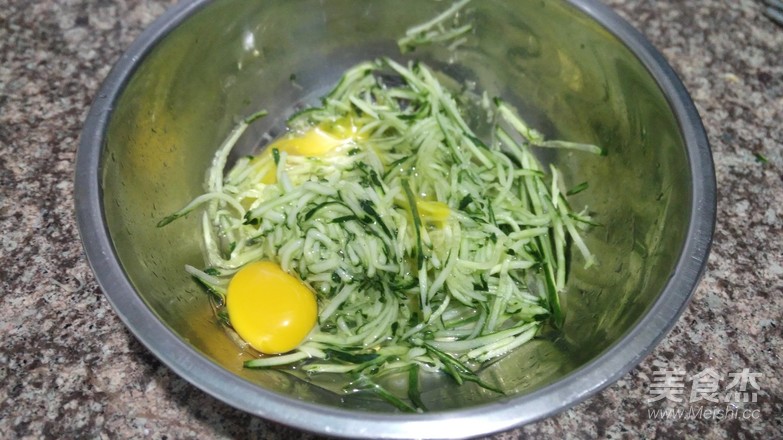 黄瓜鸡蛋饼的做法