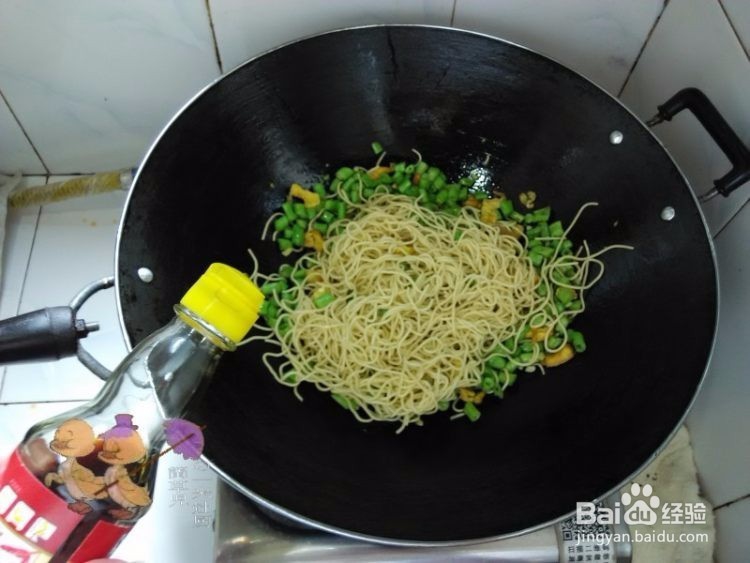 夏季美食之蒜汁豇豆炒面
