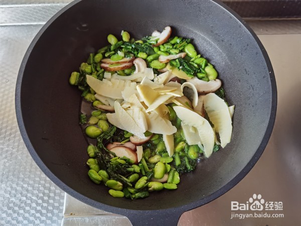 雪里蕻笋片香菇炒豆瓣