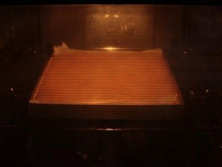 果冻夹心慕斯蛋糕卷怎么做？