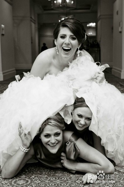 冬天伴娘礼服禁忌 穿搭得体不抢风头