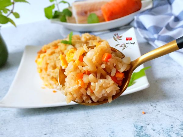 鳕鱼胡萝卜鸡蛋炒饭