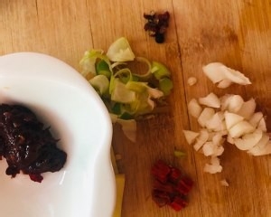 食补养生青椒炒蛋的做法