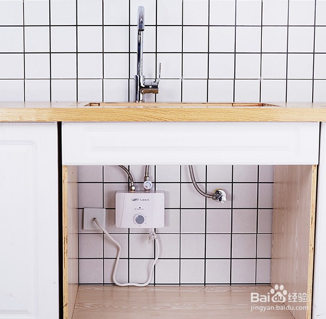 小厨宝应该怎么选？储水式和即热式哪个好？