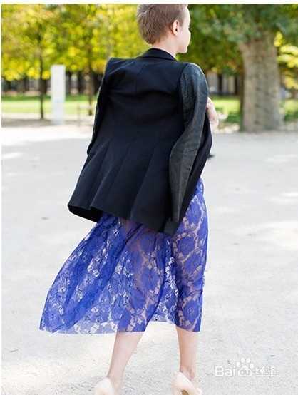 秋冬季节蕾丝裙的穿搭技巧