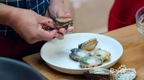 鲍炒丝瓜的做法