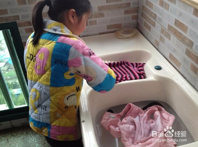 宝宝的衣物污渍如何清洁？