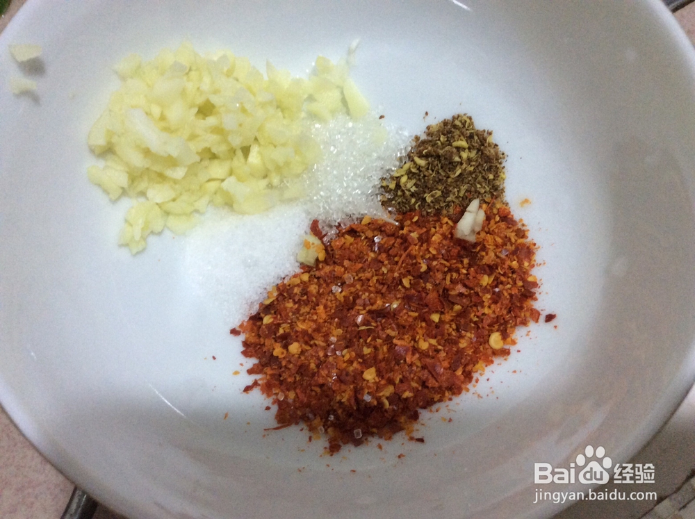 红油鸡菌片的做法