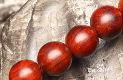 小叶紫檀手链价格 小叶紫檀手链的等级划分