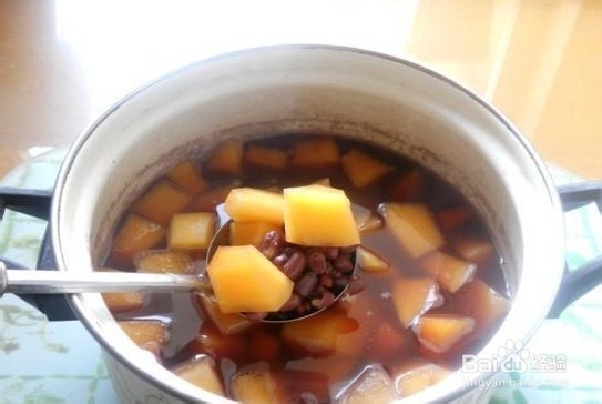 冬日里煲一道温暖的甜汤