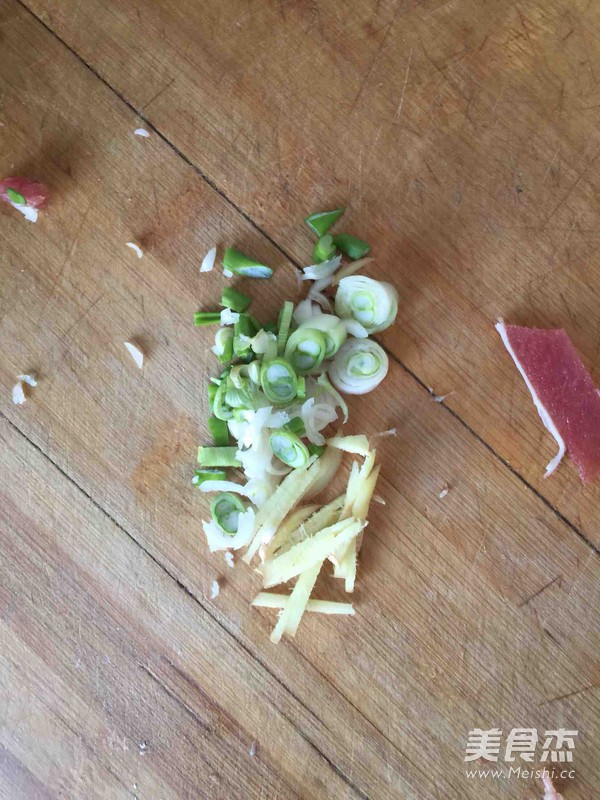 肉炒蒜薹的做法
