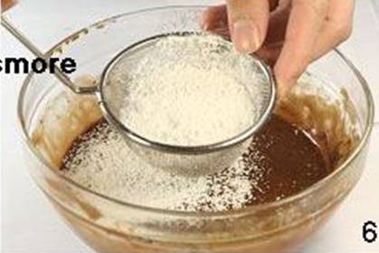 怎样在家自制熔岩巧克力蛋糕