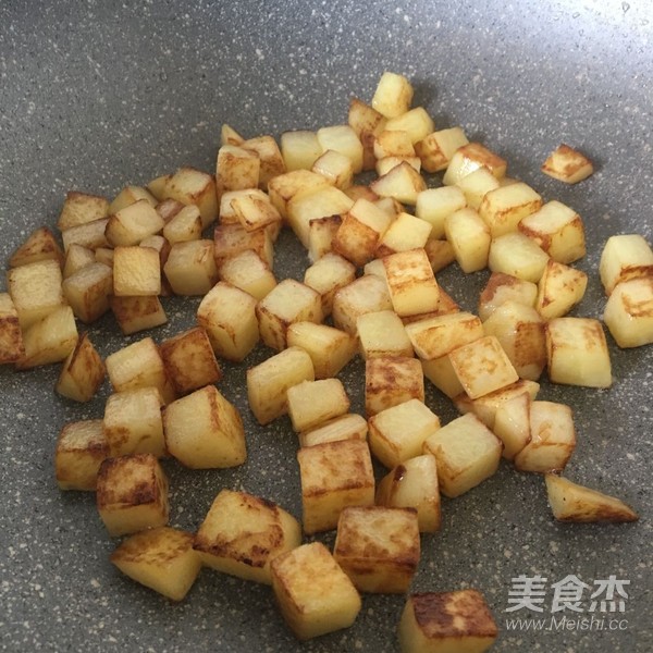 土豆五花肉焖饭