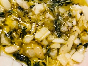 怎么做橄榄油鲜蒜百里香法棍片