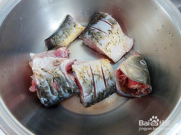 鲤鱼炖粉条的制作方法