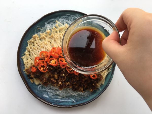 八宝酱蒜蓉粉丝金针菇