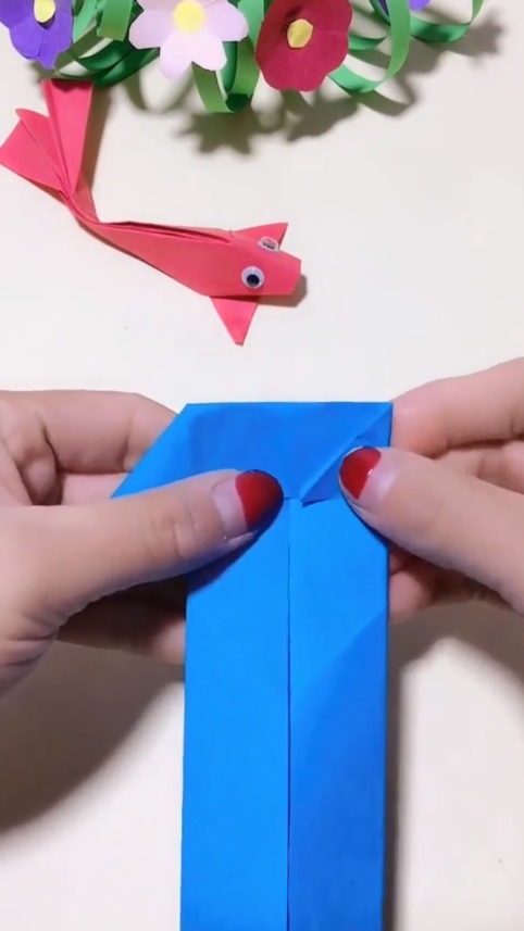如何手工制作儿童折纸小金鱼