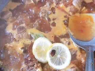 家常版炖排骨怎么做？