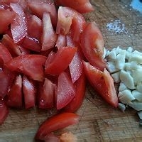 如何制作美味的酸汤凤爪